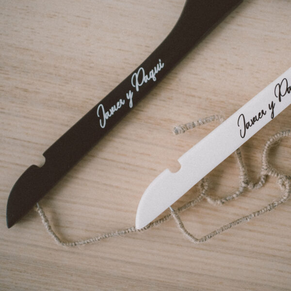 Black & White - Perchas
